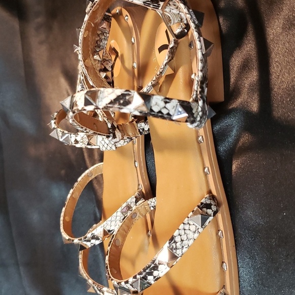 Nicole Miller triple strap, ankle wrap snakeskin print sandals - Picture 2 of 5